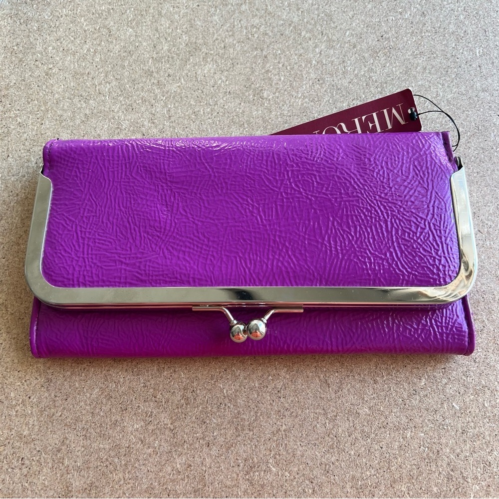 Merona Purple Retro Styl Fold Over Silver Tone Wallet with Kiss-Lock Coin Pocket
